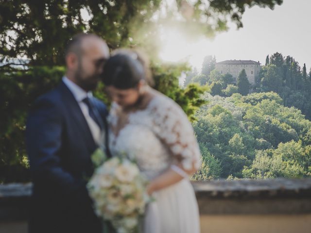 Il matrimonio di Valentino e Jenis a San Casciano in Val di Pesa, Firenze 27