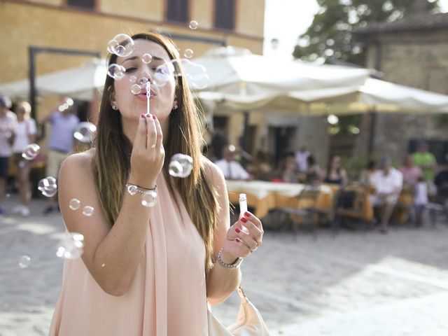 Il matrimonio di Massimiliano e Roberta a Monteriggioni, Siena 19