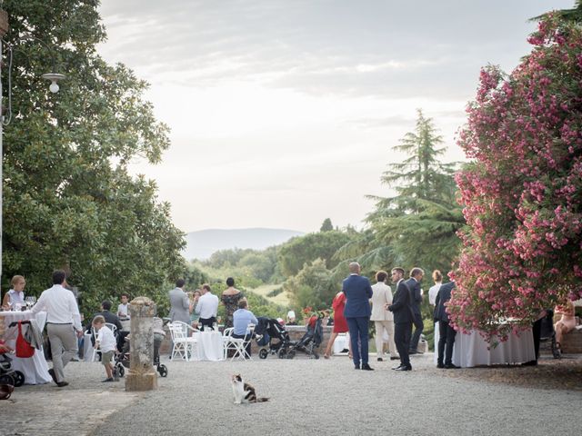 Il matrimonio di Massimiliano e Roberta a Monteriggioni, Siena 24