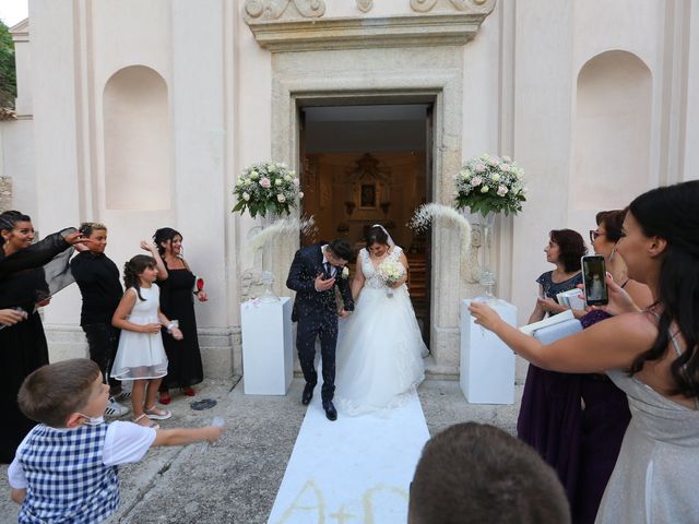 Il matrimonio di Debora e Alessandro a Roccella Ionica, Reggio Calabria 12