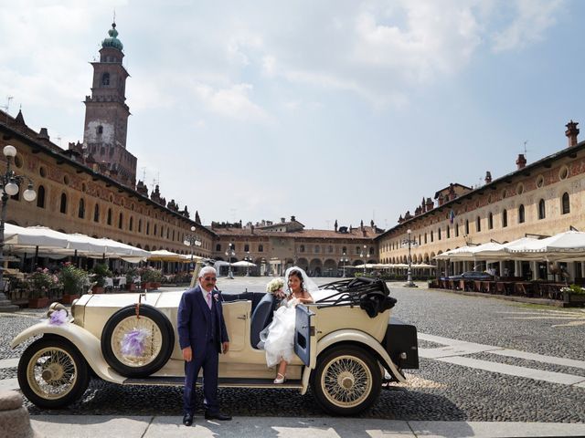 Il matrimonio di Simone e Teresa a Vigevano, Pavia 22