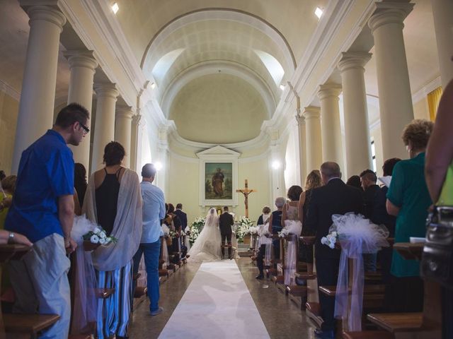 Il matrimonio di Luca e Claudia a Sant&apos;Ippolito, Pesaro - Urbino 10