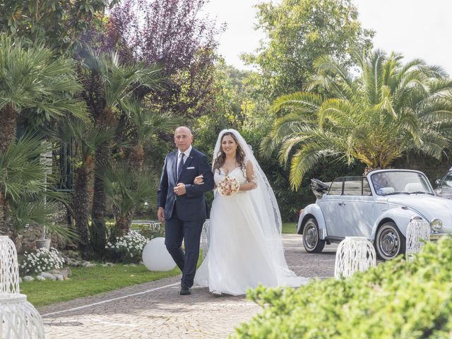 Il matrimonio di Enzo e Anna a Bacoli, Napoli 2