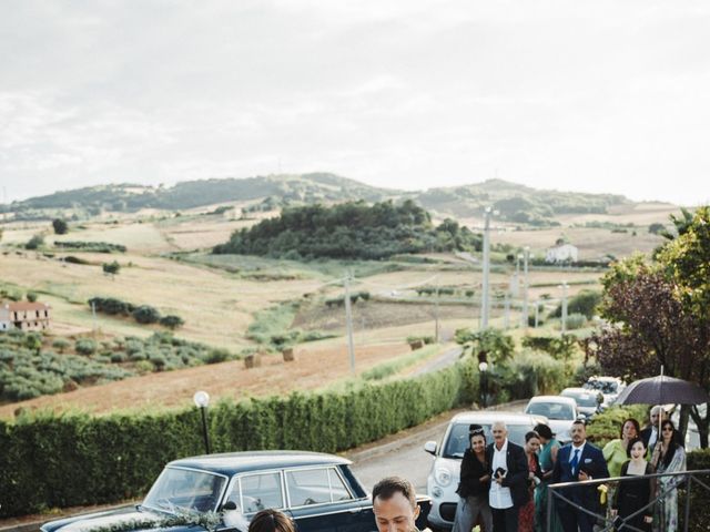 Il matrimonio di Simone e Nicoletta a Montenero di Bisaccia, Campobasso 27