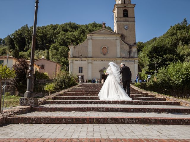 Il matrimonio di Davide e Valentina a Licciana Nardi, Massa Carrara 34