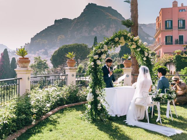 Il matrimonio di Makoto e Yume a Taormina, Messina 30