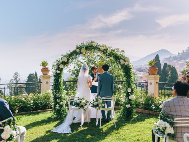 Il matrimonio di Makoto e Yume a Taormina, Messina 32