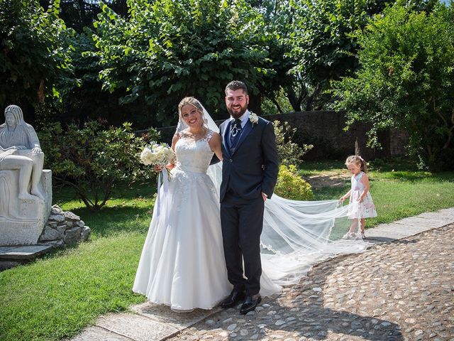 Il matrimonio di Davide e Simona a Angera, Varese 24