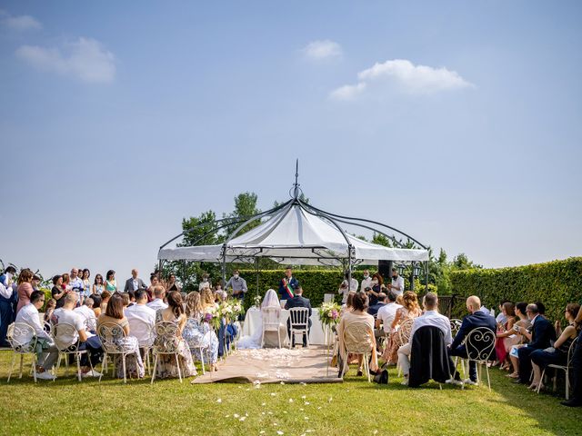 Il matrimonio di Cristian e Anisa a Villongo, Bergamo 22