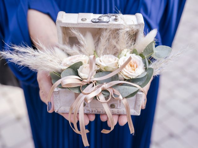 Il matrimonio di Laura e Matteo a Castel San Pietro Terme, Bologna 24