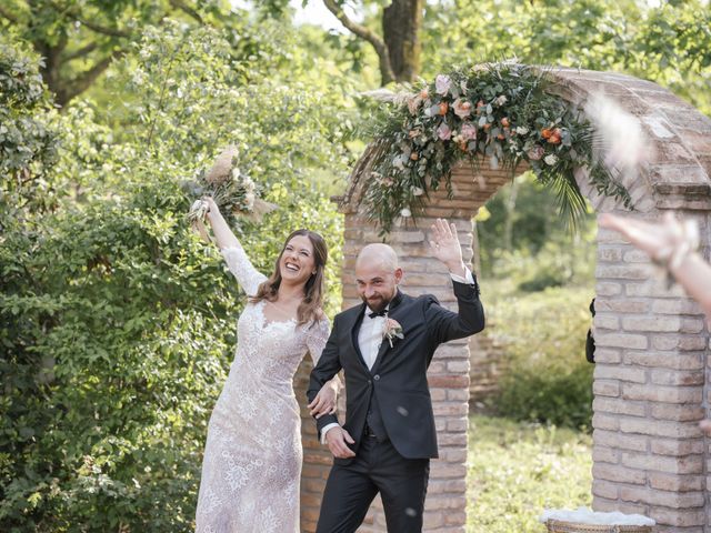 Il matrimonio di Laura e Matteo a Castel San Pietro Terme, Bologna 30