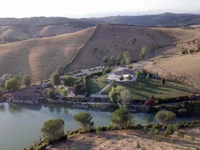 Il matrimonio di Raffaele e Sabrina a Montaione, Firenze 35