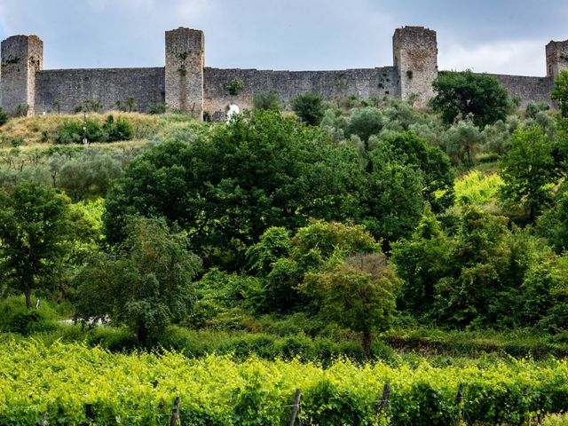 Il matrimonio di Antonio e Lena a Monteriggioni, Siena 3