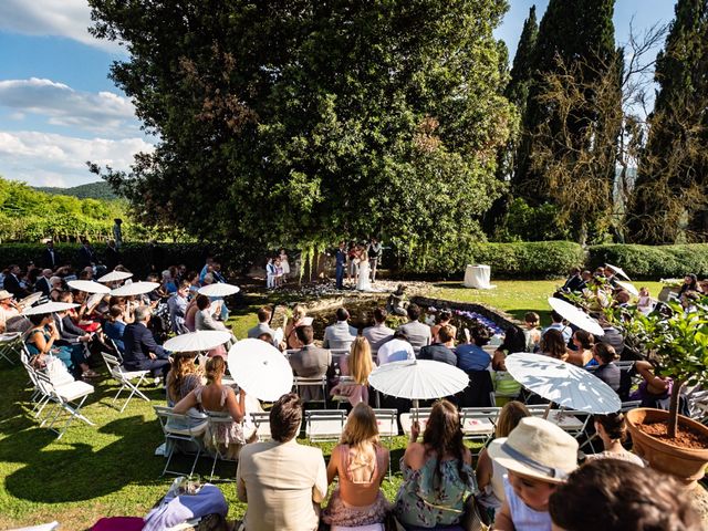 Il matrimonio di Antonio e Lena a Monteriggioni, Siena 40