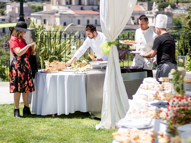 Il matrimonio di Luca e Camilla a Napoli, Napoli 13