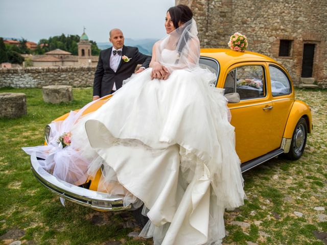 Il matrimonio di Michele e Jennifer a Verucchio, Rimini 13