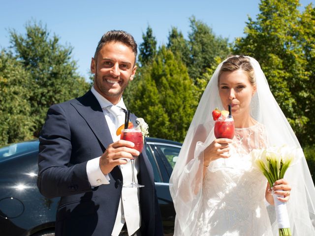 Il matrimonio di Vittorio e Elena a Castel San Pietro Terme, Bologna 30