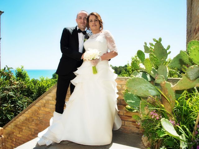 Il matrimonio di Roberto e Roberta a Porto San Giorgio, Fermo 18