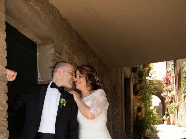 Il matrimonio di Roberto e Roberta a Porto San Giorgio, Fermo 21