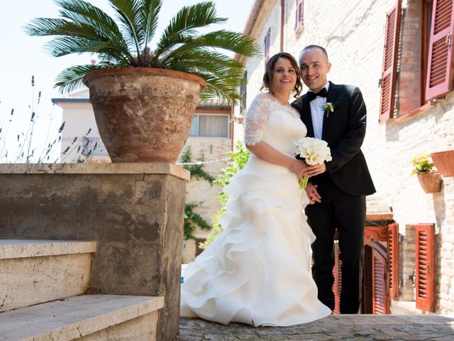 Il matrimonio di Roberto e Roberta a Porto San Giorgio, Fermo 25