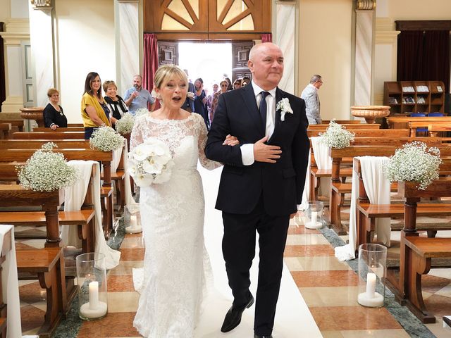 Il matrimonio di Gianluca e Gina a Loreo, Rovigo 16