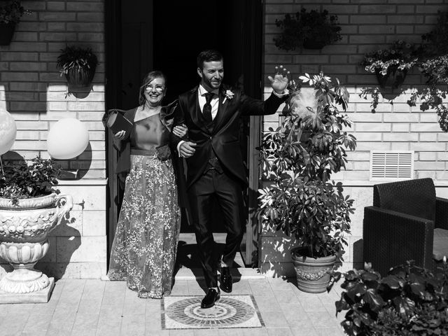 Il matrimonio di Ilaria e Michael a Monte San Pietrangeli, Fermo 31