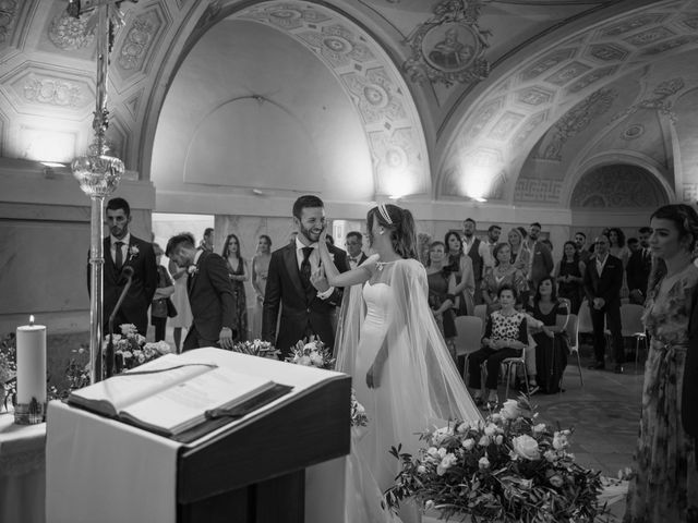 Il matrimonio di Ilaria e Michael a Monte San Pietrangeli, Fermo 33