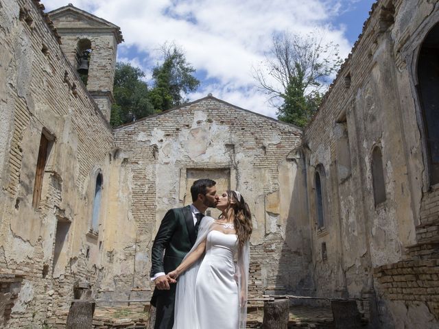 Il matrimonio di Ilaria e Michael a Monte San Pietrangeli, Fermo 2