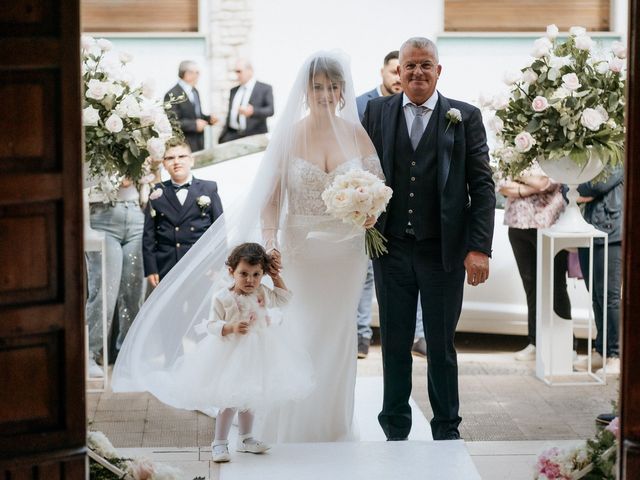 Il matrimonio di GIUSEPPE e TERRY a Torremaggiore, Foggia 23