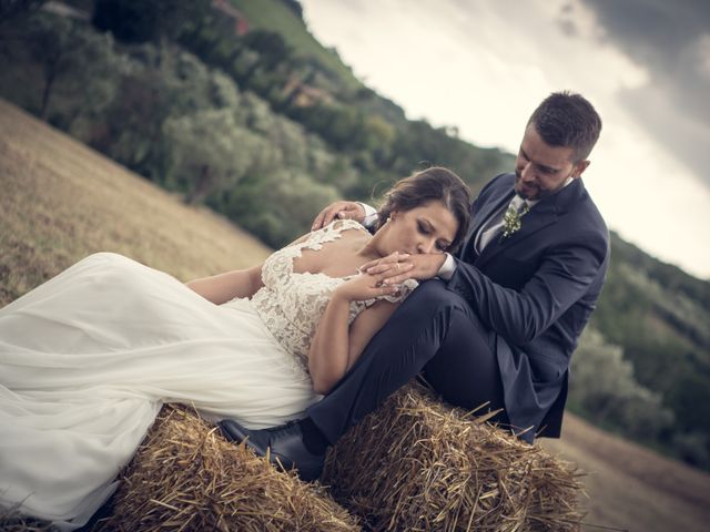 Il matrimonio di Marco e Carmina a Santa Maria a Vico, Caserta 25