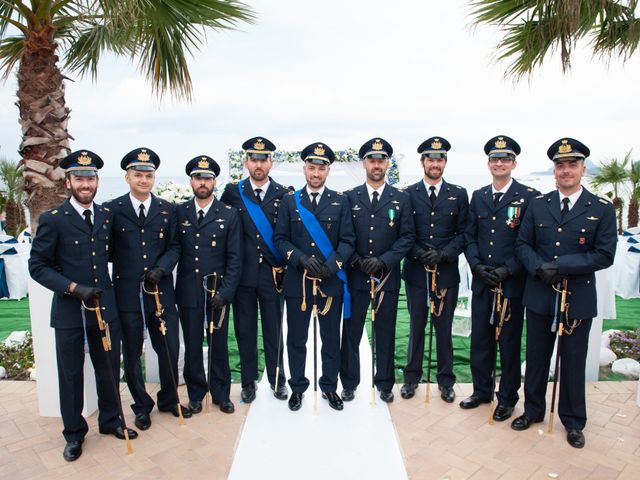 Il matrimonio di Moreno e Valeria a Bacoli, Napoli 9