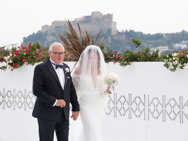 Il matrimonio di Moreno e Valeria a Bacoli, Napoli 11