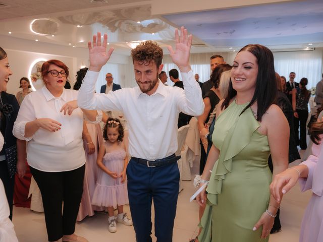 Il matrimonio di Antonella e Mattia a Silvi, Teramo 108