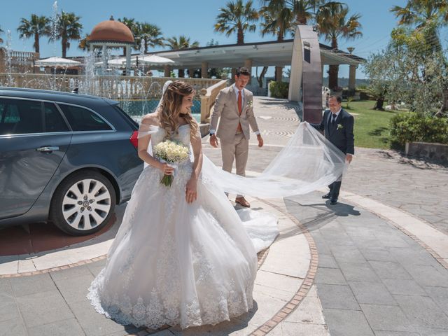 Il matrimonio di Roberto e Naomi a Bernalda, Matera 24