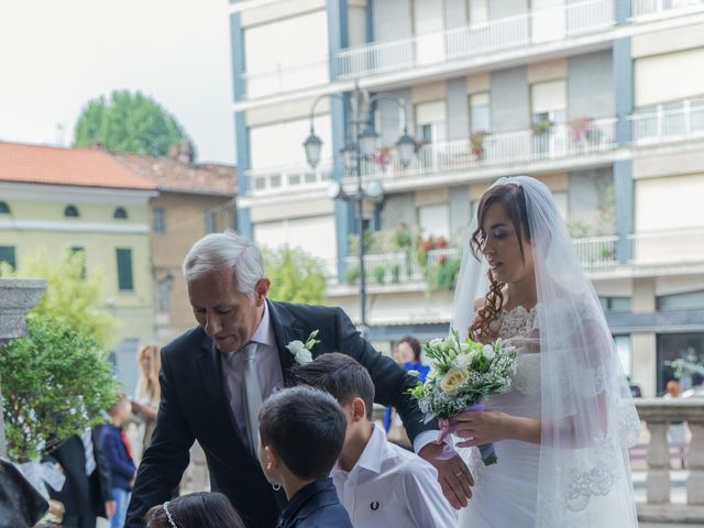 Il matrimonio di Luca e Silvia a Lonate Pozzolo, Varese 8