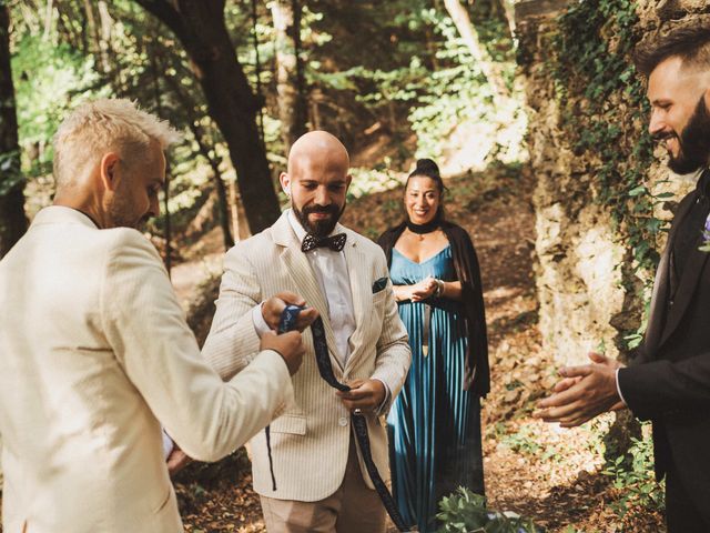 Il matrimonio di Nicholas e Lorenzo a Borgo San Lorenzo, Firenze 74