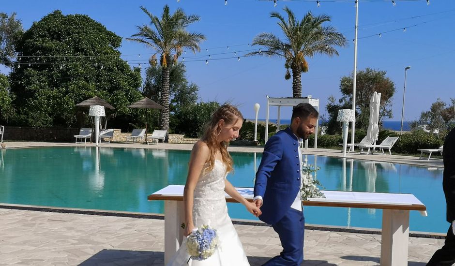 Il matrimonio di Mario  e Chiara  a Santa Cesarea Terme, Lecce