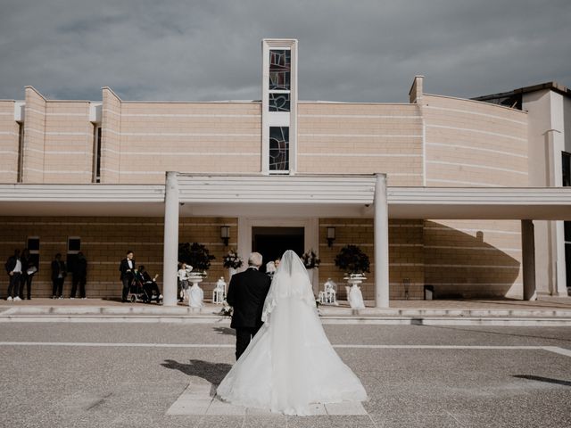 Il matrimonio di Alessandra e Claudiu a Cerignola, Foggia 28