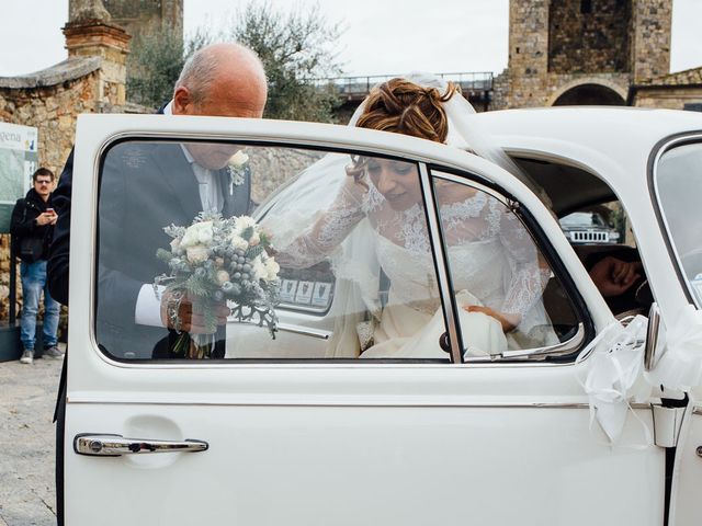 Il matrimonio di Francesco e Alessandra a Monteriggioni, Siena 23