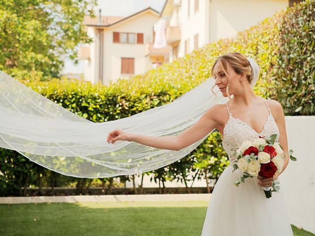 Il matrimonio di Vanessa e Gabriele a Venegono Inferiore, Varese 11