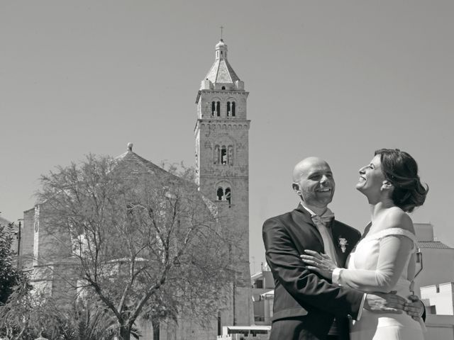 Il matrimonio di Nicola e Laura a Trani, Bari 11