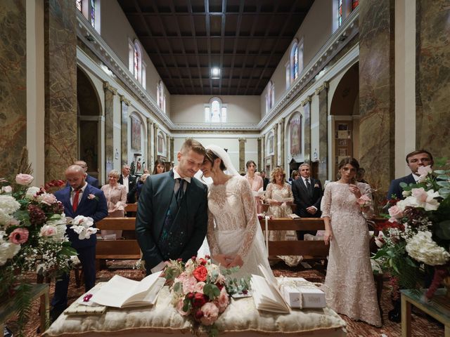 Il matrimonio di Davide e Meri a Lesmo, Monza e Brianza 26