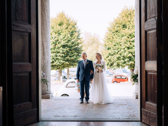 Il matrimonio di Simone e Raffaella a Carugo, Como 32