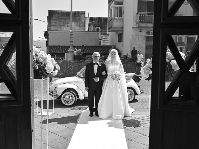 Il matrimonio di Mariarosaria e Fabio a Torre Annunziata, Napoli 10