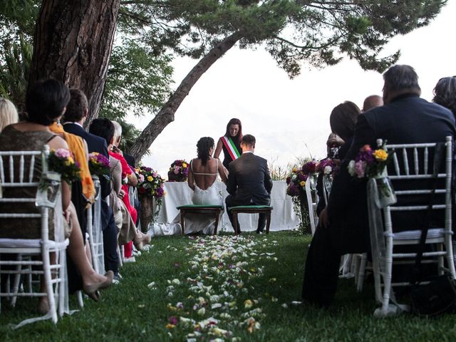 Il matrimonio di Giuseppe e Sara a Torre del Lago, Lucca 29