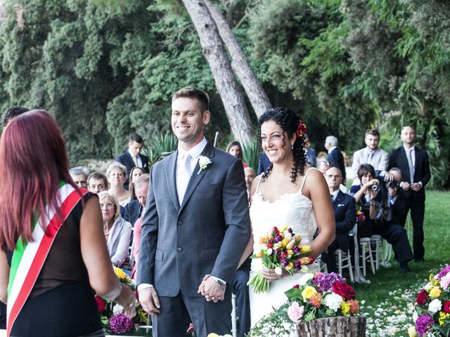 Il matrimonio di Giuseppe e Sara a Torre del Lago, Lucca 35