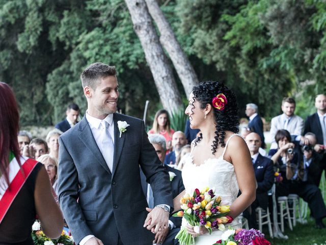 Il matrimonio di Giuseppe e Sara a Torre del Lago, Lucca 36