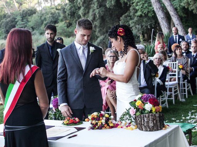 Il matrimonio di Giuseppe e Sara a Torre del Lago, Lucca 42