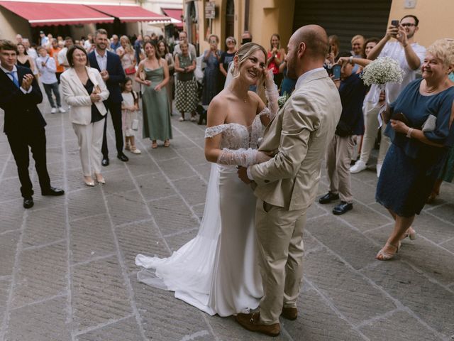 Il matrimonio di Vira e Alessio a Piombino, Livorno 16
