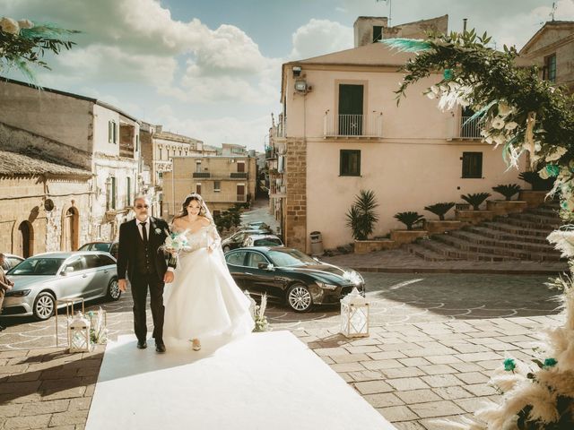 Il matrimonio di Giuseppe e Elisa a Mirabella Imbaccari, Catania 38